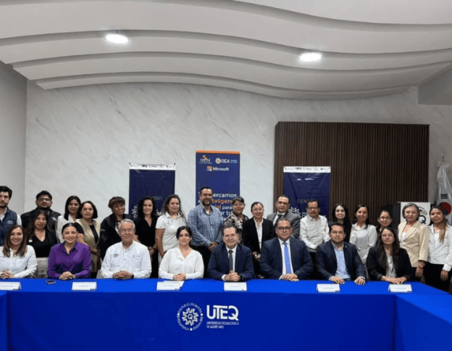 La UTEQ presentó el Proyecto POETA DigiSpark 2025 al nuevo rector