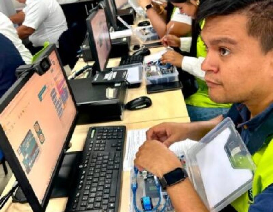 SBA Communications y The Trust for the Americas fortalecen habilidades digitales e IA de más de 130 personas en Guatemala